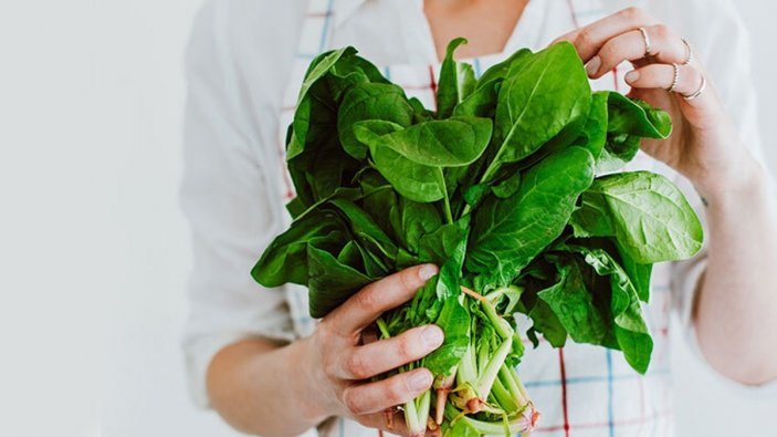 Tekrar ısıtılınca zehirleyebiliyor!  Ispanak yanlış tüketildiği zaman zehir saçabiliyor..