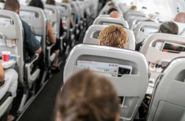 İki kabin danışmanı uçak yolculuğunun püf noktalarını anlatıyor