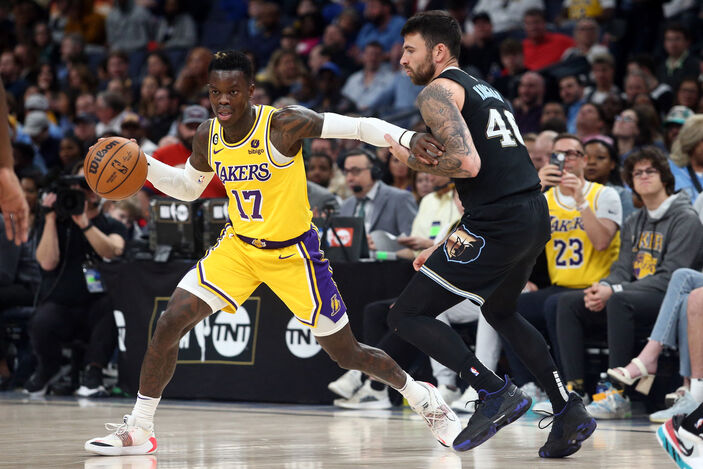 Milwaukee Bucks, art arda 15. maçı kazandı