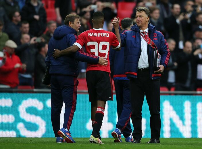 Marcus Rashford: Louis van Gaal'e bana para cezası veriyordu