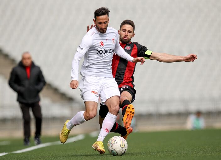 Sivasspor denedi ama yetişemedi! Düelloda kazanan Fatih Karagümrük