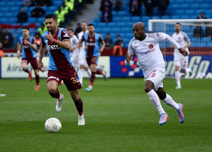 Trabzonspor, Ümraniyespor'a mağlup oldu