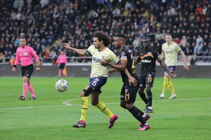 Fenerbahçe, Kayserispor'u iki golle geçti