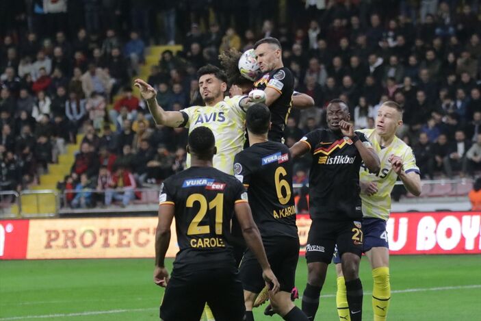 Fenerbahçe, Kayserispor'u iki golle geçti