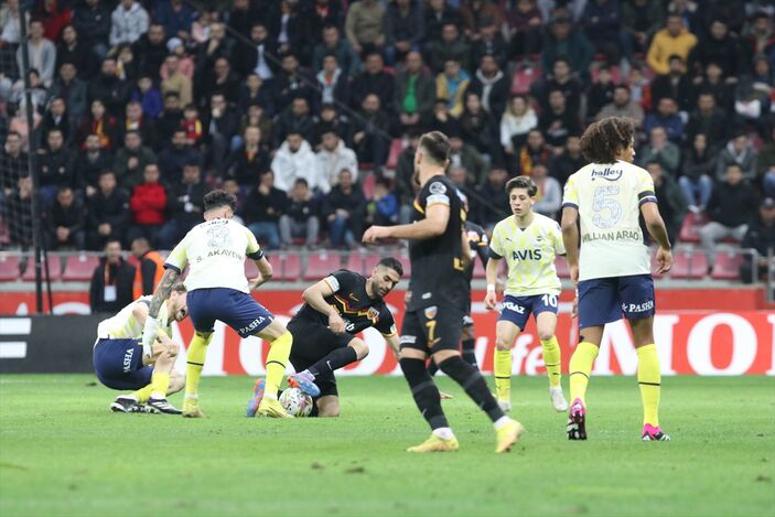 Fenerbahçe, Kayserispor'u iki golle geçti