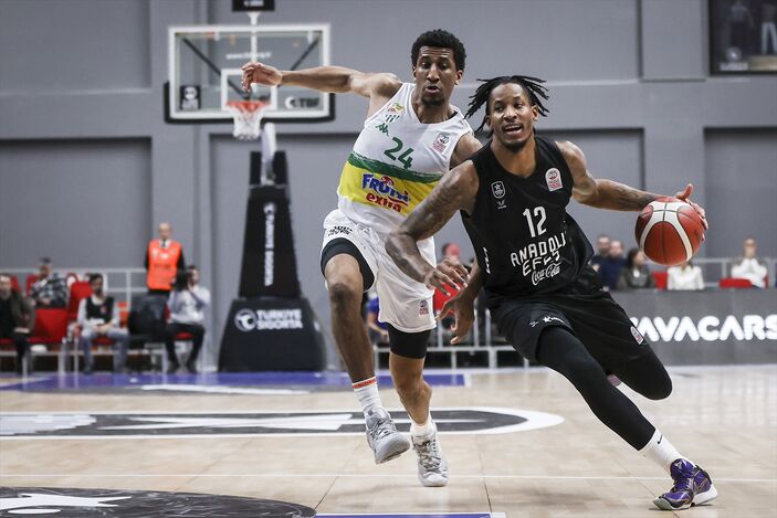 Anadolu Efes, Bursaspor'u farklı geçti