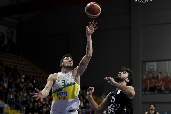 Anadolu Efes, Bursaspor'u farklı geçti