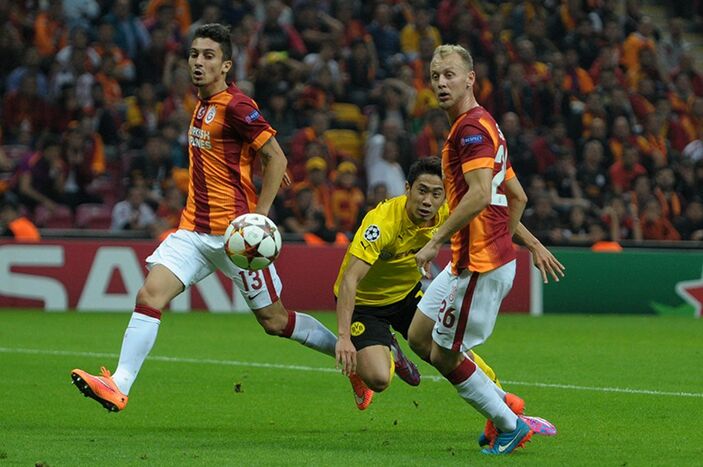 Galatasaray eski futbolcusu Alex Telles'i kadrosuna katmak istiyor