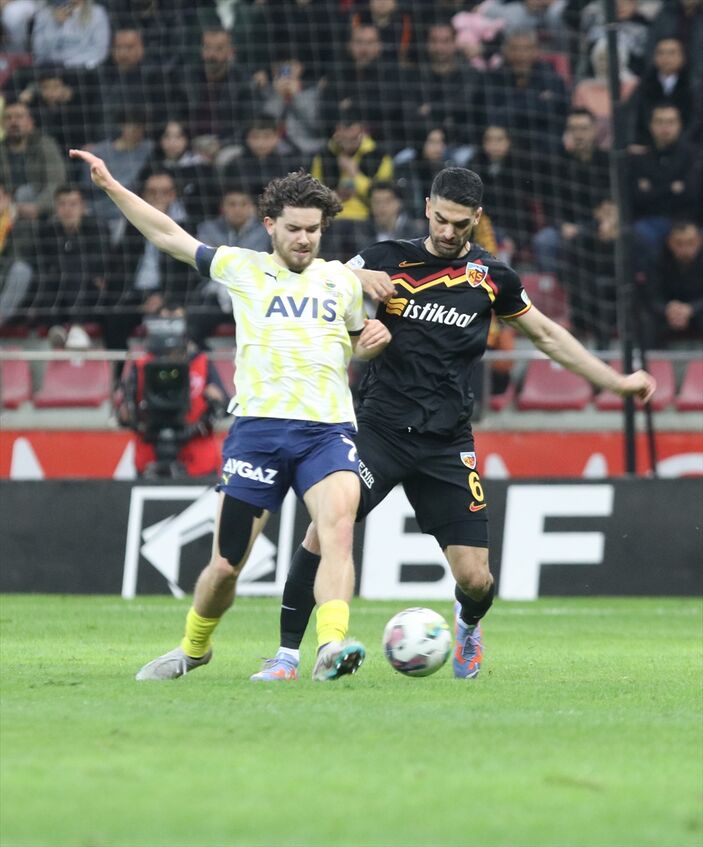 Fenerbahçe'nin genç yıldızı Ferdi Kadıoğlu'na Bayern Münih kancası