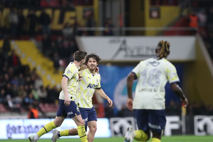 Fenerbahçe'nin genç yıldızı Ferdi Kadıoğlu'na Bayern Münih kancası