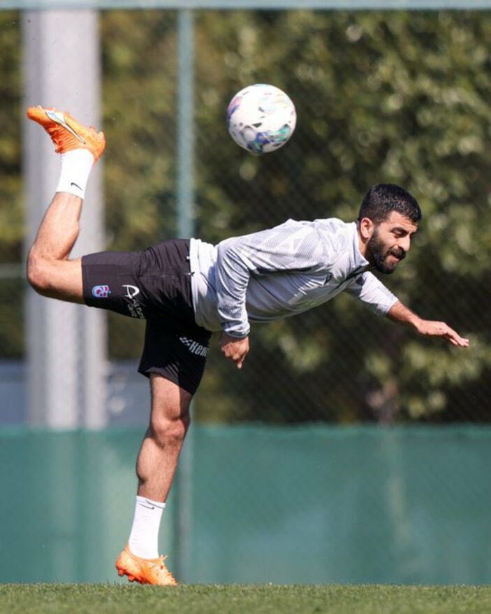 Umut Bozok: Bu galibiyet hocamız ve bütün ekip için