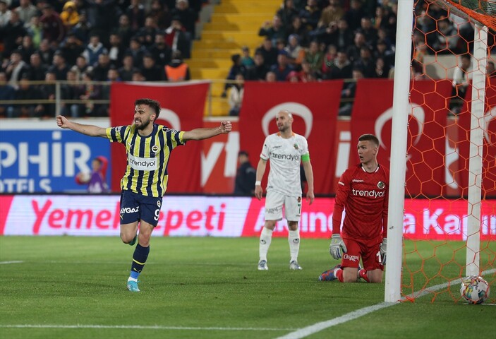Fenerbahçeli Samet Akaydın: Rossi'nin golü nasıl ofsayt anlamadık