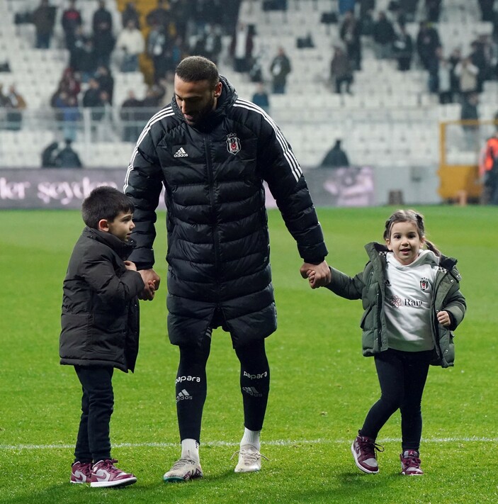 Beşiktaş'ın golcüsü Cenk Tosun'un maaşı 3'e katlanacak