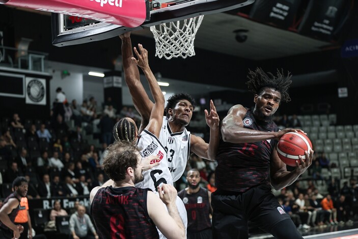 Beşiktaş, Gaziantep Basketbol'u farklı geçti