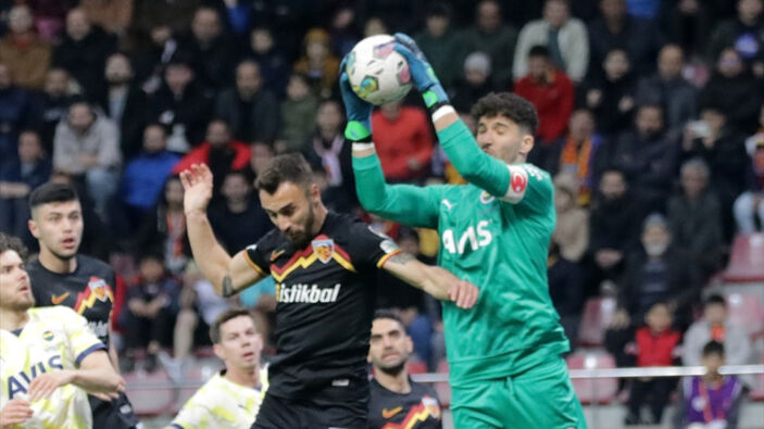 Altay Bayındır: Taraftarlarımızı hep yanımızda istiyoruz