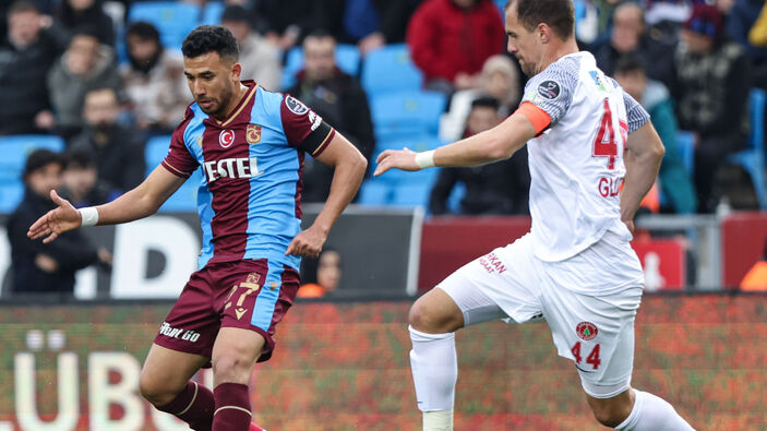 Bir bu eksikti!  Trabzonspor'da Trezeguet 2 hafta forma giyemeyecek