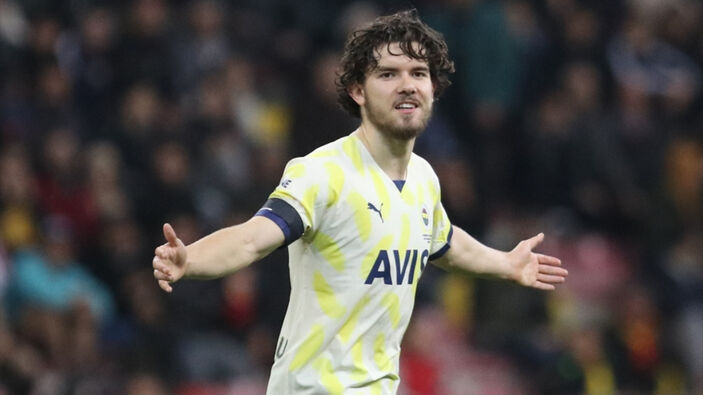 Fenerbahçe'nin genç yıldızı Ferdi Kadıoğlu'na Bayern Münih kancası