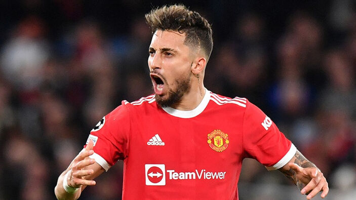 Galatasaray eski futbolcusu Alex Telles'i kadrosuna katmak istiyor