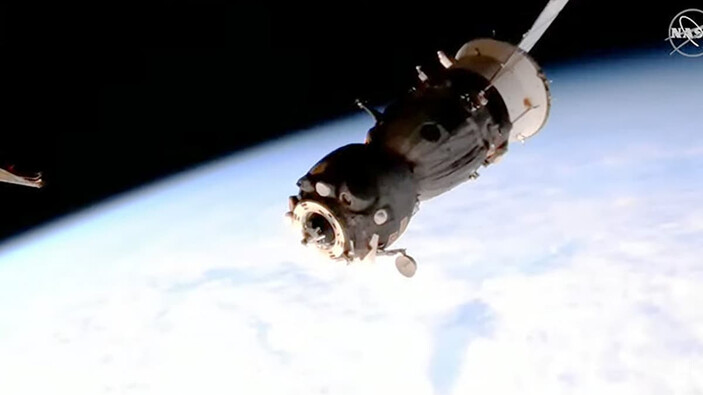 Göktaşının çarptığı Soyuz MS-22, Dünya'ya geri döndü
