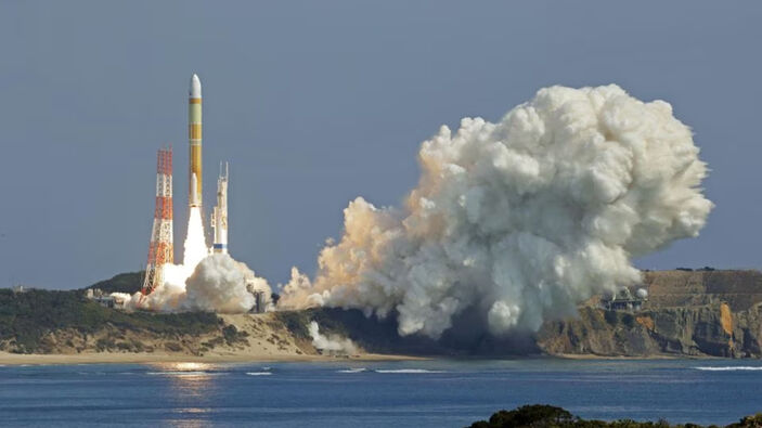 Japonya'nın yeni roketi, motor sorunu nedeniyle imha edildi