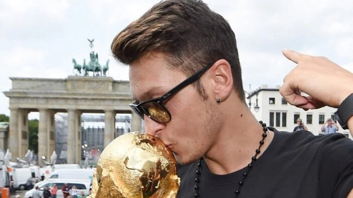 Mesut Özil'in vedası Almanya'da yankı uyandırdı