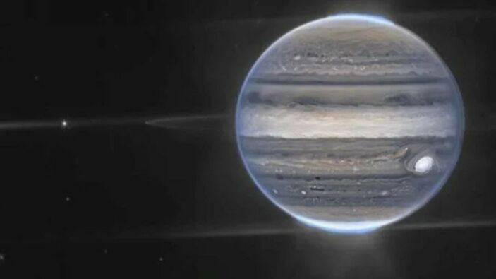 NASA, Jüpiter'in uydusu İo'yu görüntüledi