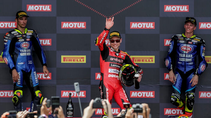 Toprak Razgatlıoğlu, Endonezya'da podyuma çıktı