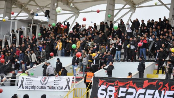 Tribünde kalp krizi geçiren 16 yaşındaki Muhammet hayatını kaybetti