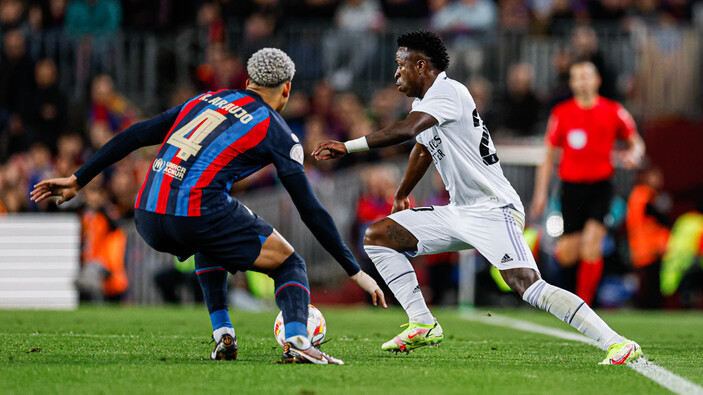 Barcelona'yı deplasmanda farklı yenen Real Madrid kupada finalde kaldı