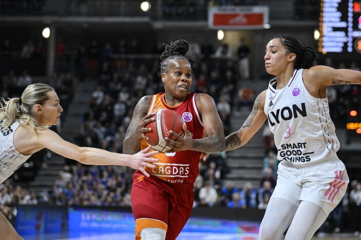 Finalin ilk maçında farklı kaybedenler Galatasaray kupasını zora soktu