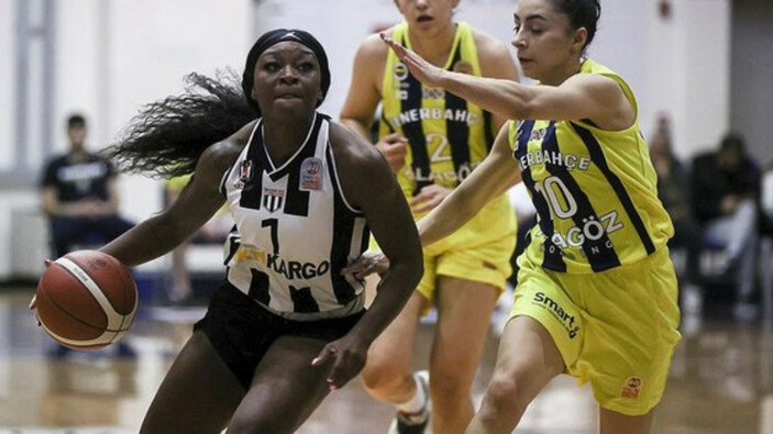 Beşiktaş, Dana Evans ile sözleşme yeniledi