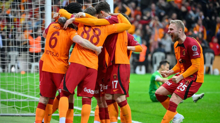 Galatasaray yönetimi Adana Demirspor maçına galibiyeti getirecek