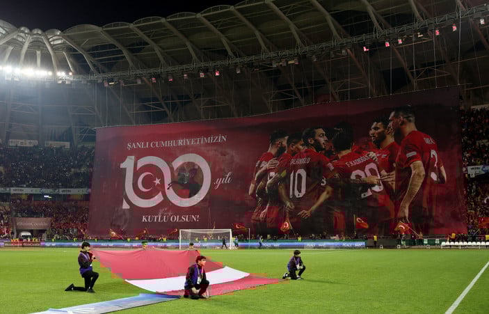 Cumhuriyetin 100. yılına Konya'da özel koreografi!