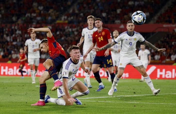 İspanya ve İskoçya finale çıkmayı garantiledi