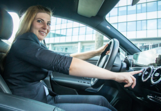 Neredeyse hiçbir sürücünün bilmediği şey: Direksiyonu bu şekilde tutmayın